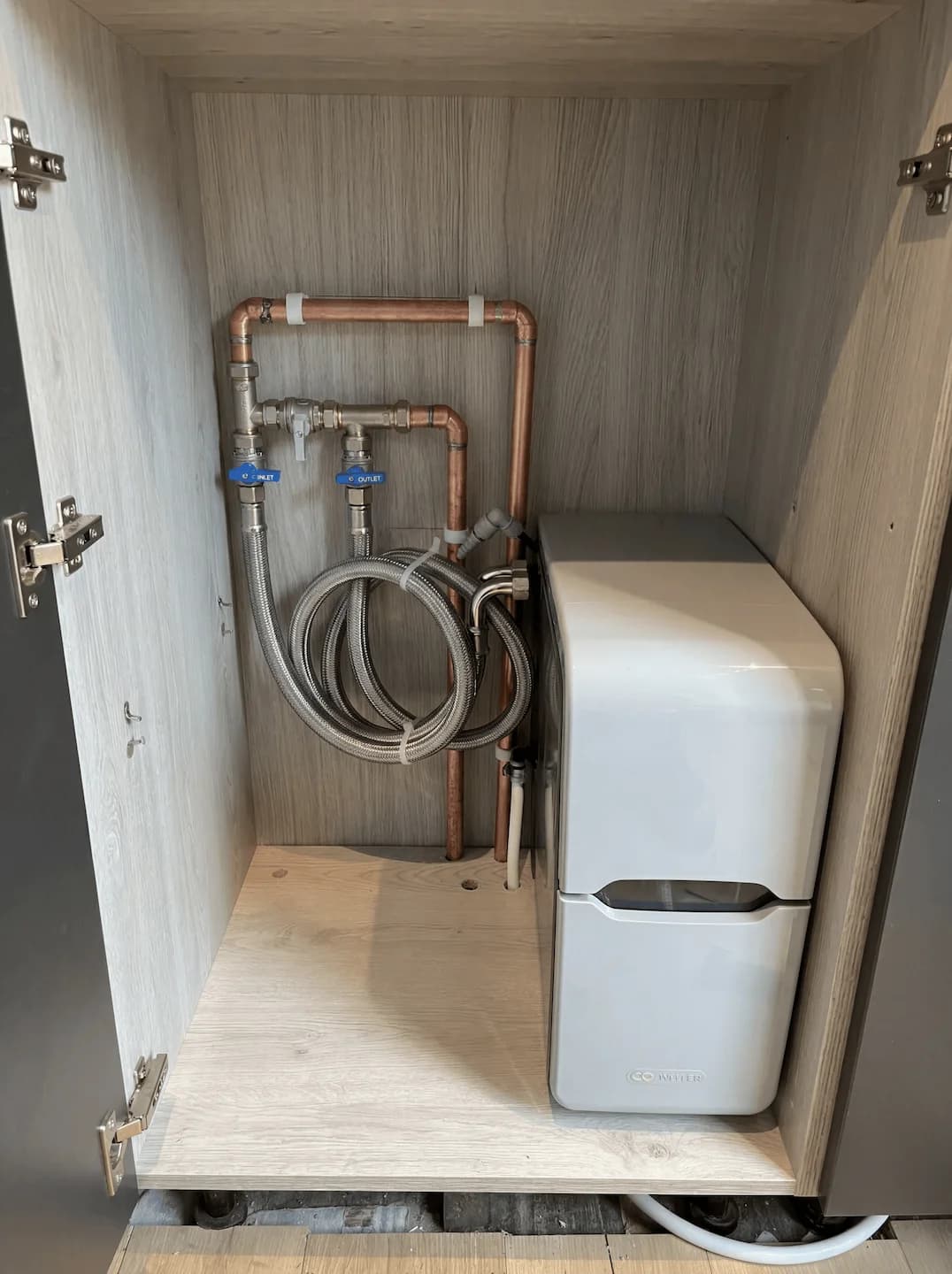 Under-sink filter housing Southampton